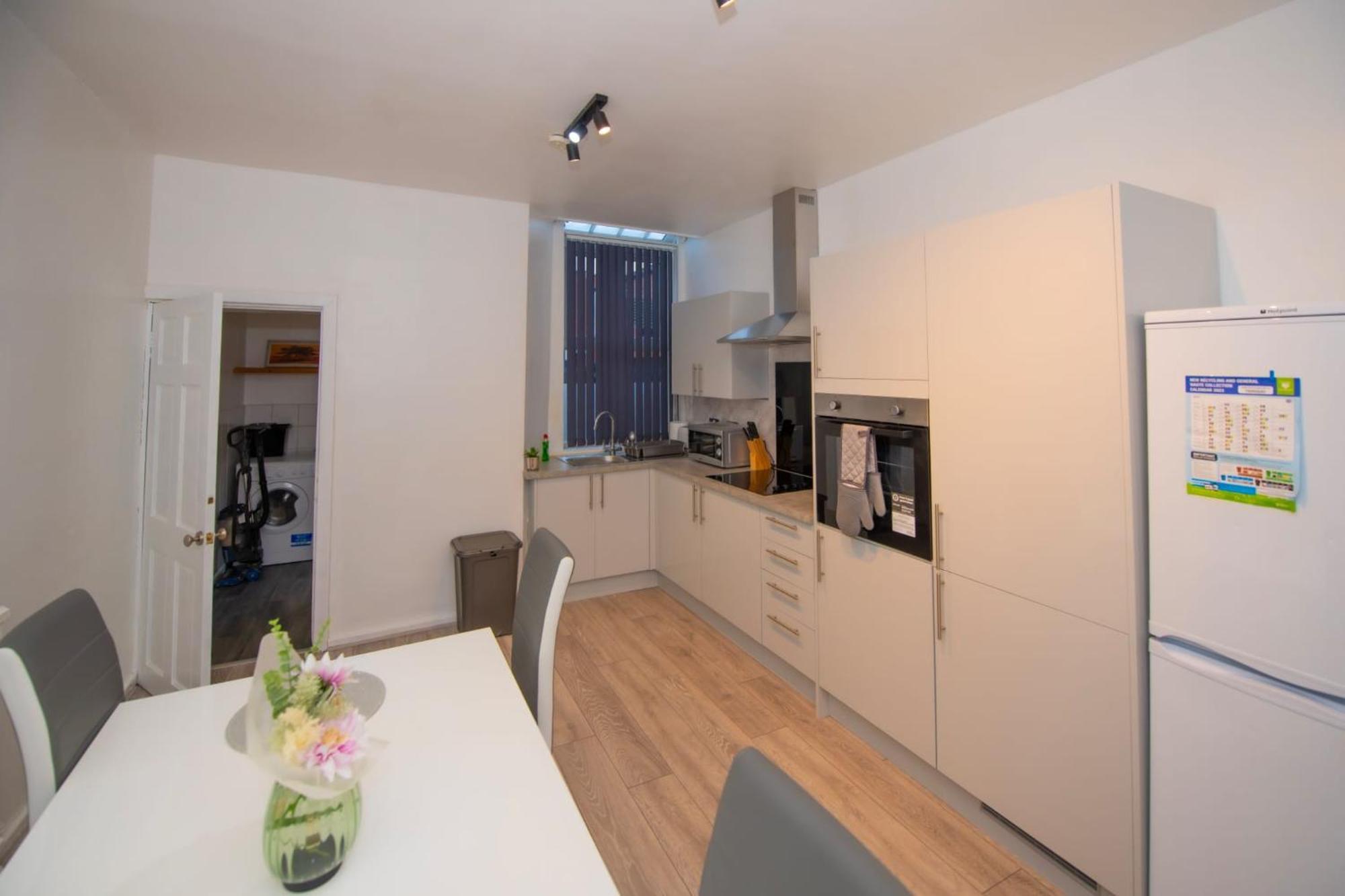 Lovely City Home + Free Parking Manchester Exterior photo