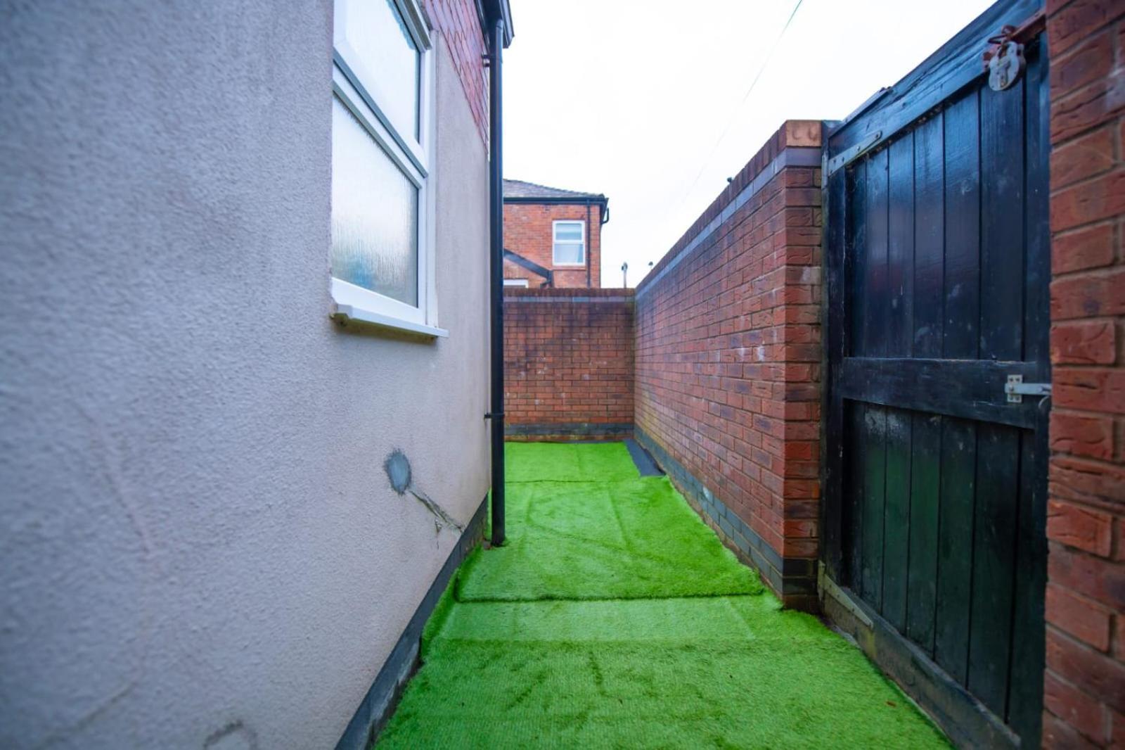 Lovely City Home + Free Parking Manchester Exterior photo